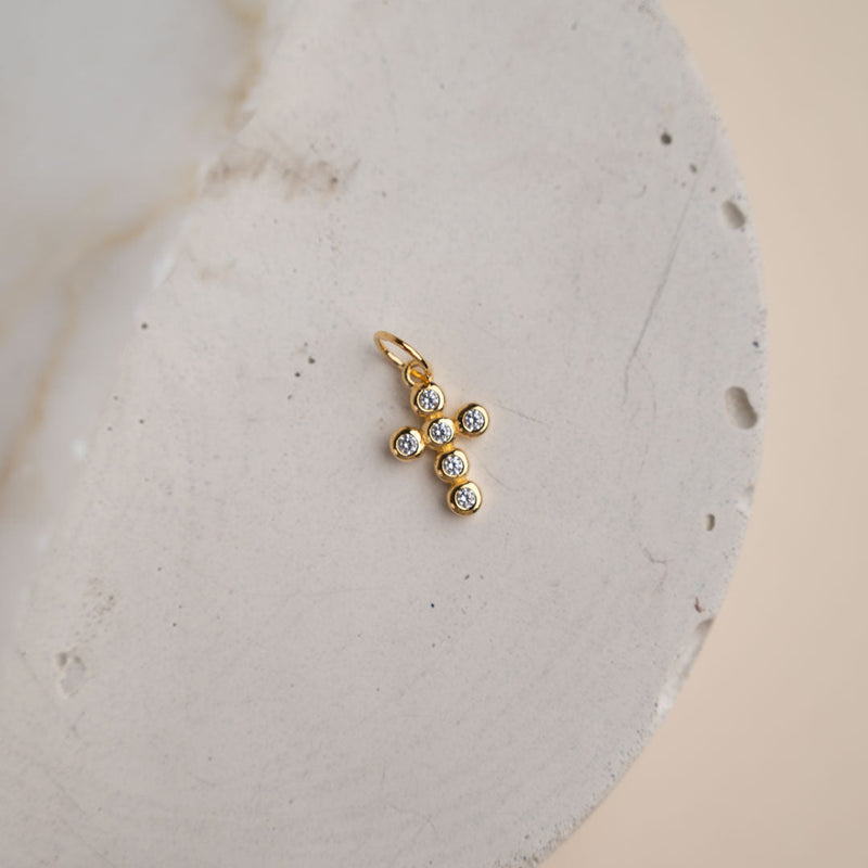 CHRISTA CRYSTAL GOLDEN NECKLACE