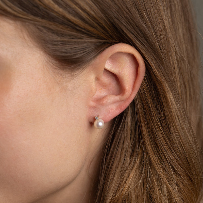 CLAUDIA PEARL SOLID GOLD EARRING