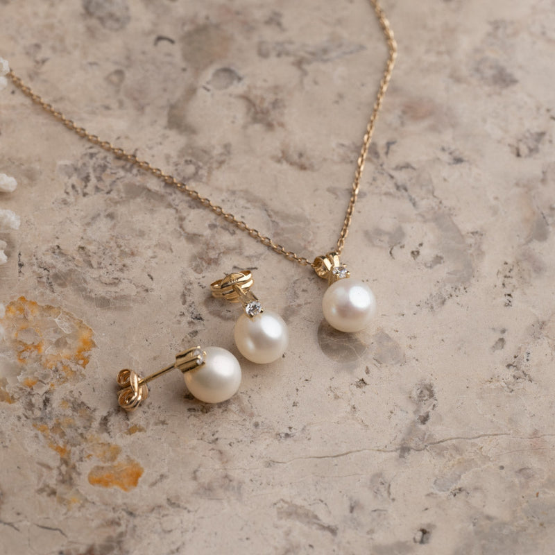 CLAUDIA PEARL SOLID GOLD PENDANT
