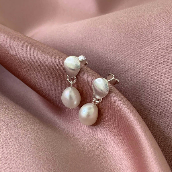 ELSA WHITE BAROQUE PEARL SILVER STUD EARRING