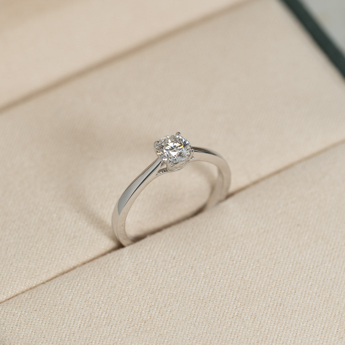 SOLITAIRE TRELLIS LAB-DIAMOND RING - 0.55ct - WG – Sisi Copenhagen