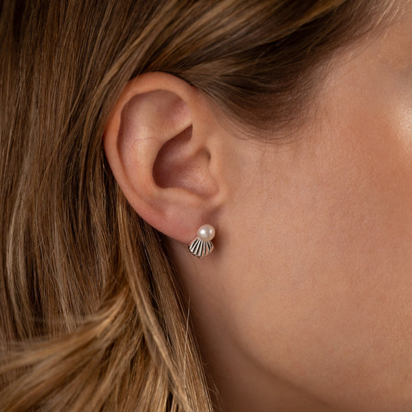 VENUS PEARL SILVER EARRING